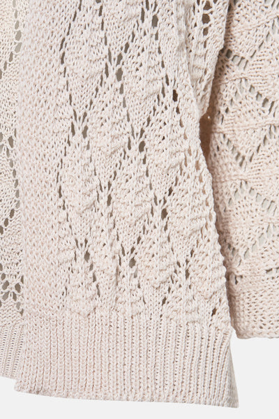 Beige gilet van Terra di Siena met ajourpatronen en gebreide textuur.