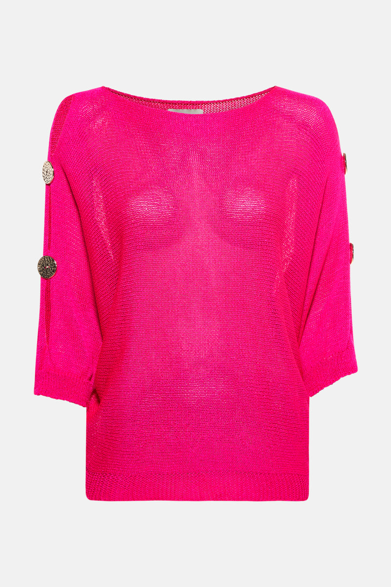 Pull à col rond rose par Terra di Siena, avec boutons décoratifs aux manches courtes.

