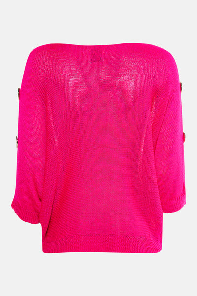 Pull à col rond rose de Terra di Siena avec manches trois-quarts et boutons décoratifs.