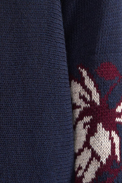 Pull bleu de Terra di Siena avec motif jacquard blanc et bordeaux sur maille texturée.
