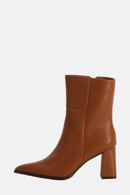 Bottines cognac de Morgan de Toi, avec un bout pointu et un talon bloc carré.