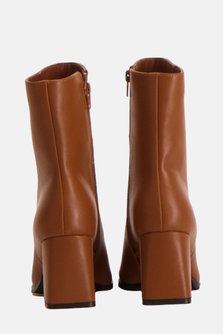 Bottines cognac de Morgan de Toi avec fermeture éclair apparente et talon carré.