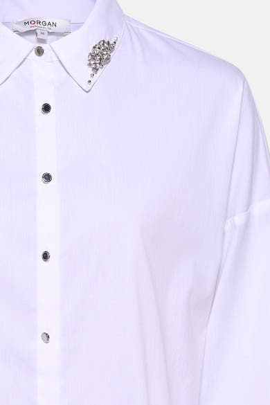 Wit overhemd met lange mouwen van Morgan de Toi met knopen en decoratieve broche.