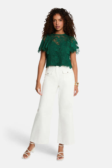 Groene blouse met korte mouwen van Morgan de Toi, in bloemenkant met een losse pasvorm.