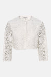 Gilet blanc en dentelle de Morgan de Toi avec manches trois-quarts et motifs floraux.