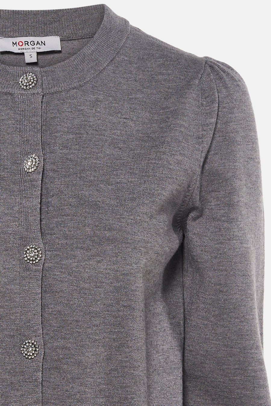 Cardigan gris en maille fine avec boutons décoratifs scintillants, de Morgan de Toi, vue rapprochée du devant