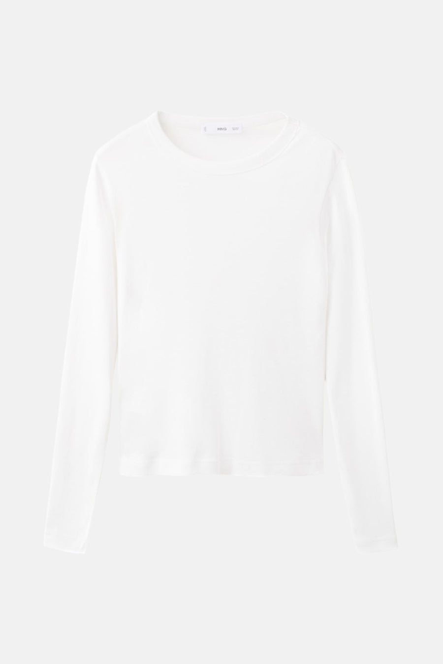 T-shirt uni à manches longues blanc de MANGO, en jersey fin, posé à plat sur un fond neutre.
