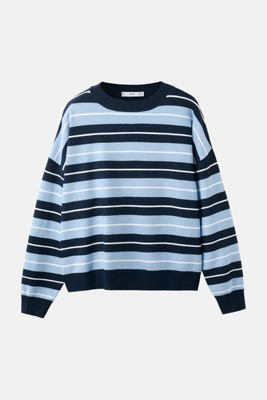 Multikleuren rondehals trui van MANGO met lichtblauwe, marineblauwe en witte horizontale strepen.