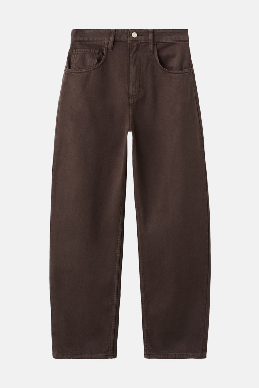 Jean coloré brun de MANGO, avec une coupe ample et des poches avant.