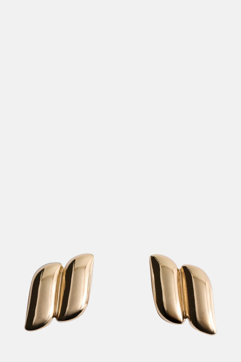 Gouden oorbellen van MANGO, in abstracte vorm met een glanzende afwerking.
