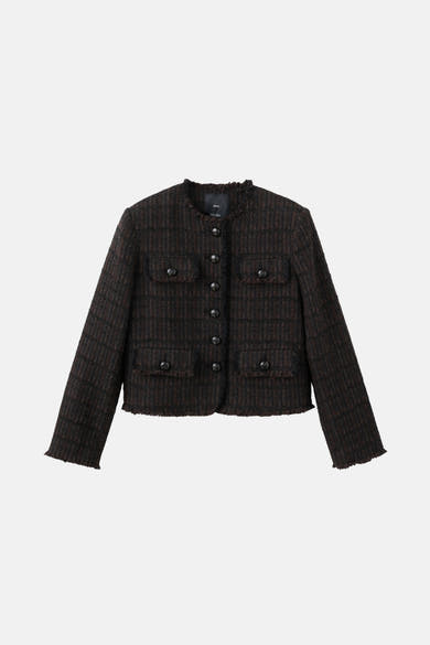 Veste marron en tweed par MANGO, avec poches plaquées et fermeture boutonnée sur fond uni.