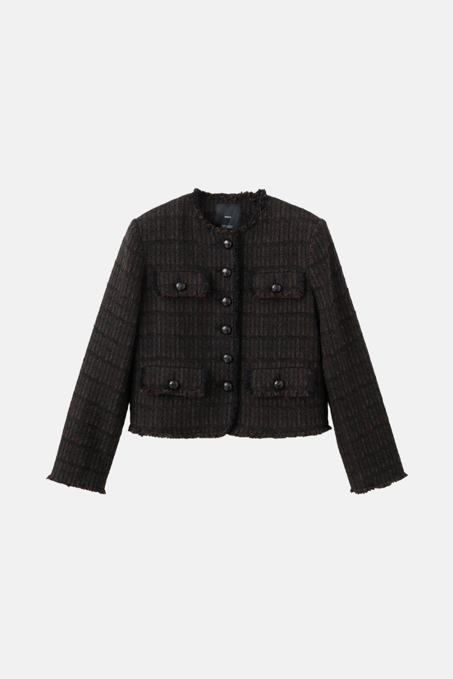 Veste marron en tweed par MANGO, avec poches plaquées et fermeture boutonnée sur fond uni.