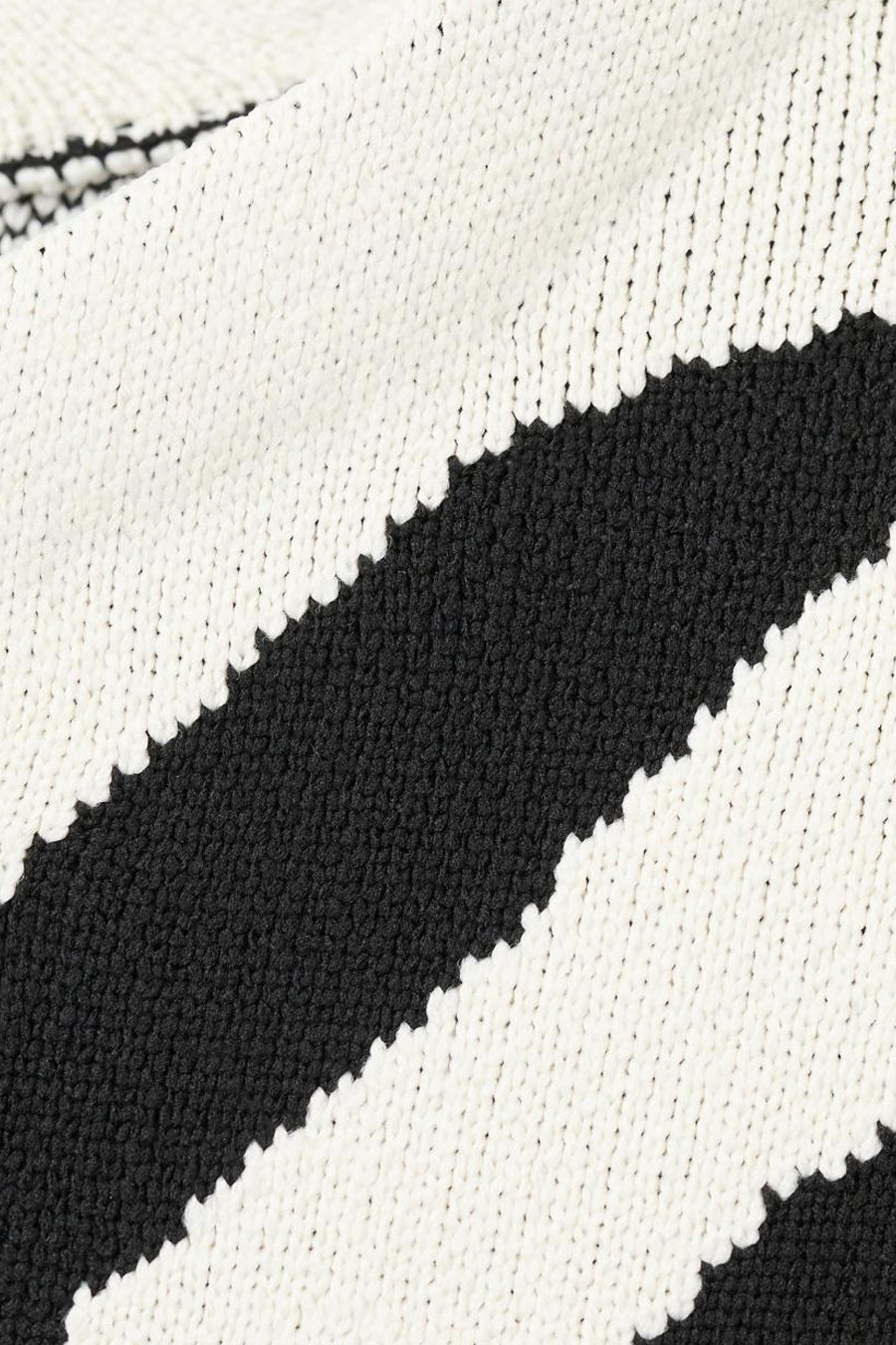 Multikleuren rondehals trui van MANGO, met brede horizontale zwart-witte strepen in een getextureerde gebreide stof.