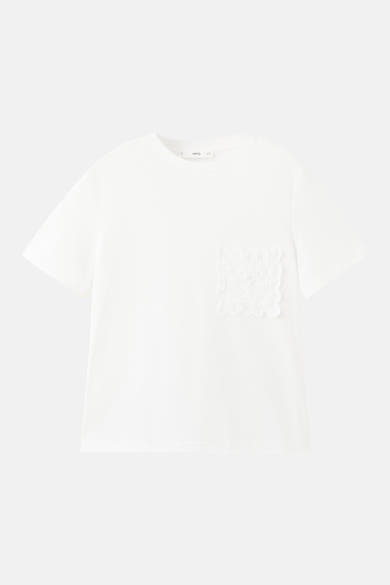 Wit T-shirt met korte mouwen van MANGO, met een vierkante zak van delicate kant.