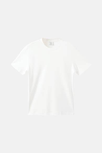 Witte T-shirt van MANGO, kortarm en eenvoudig.