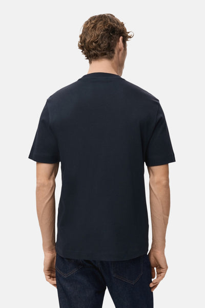 T-shirt bleu à manches courtes de MANGO, vue arrière, porté avec un jean foncé.