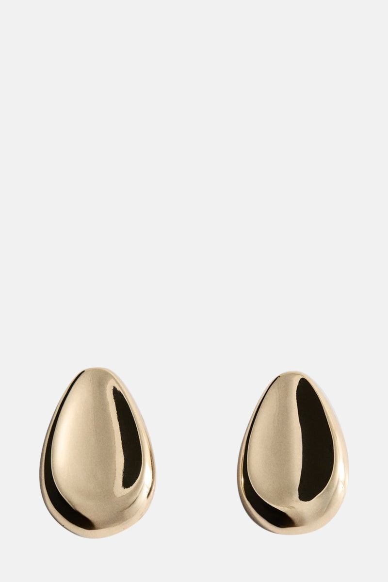 Boucles d'oreilles dorées de MANGO, avec une forme de goutte d'eau et une finition brillante.