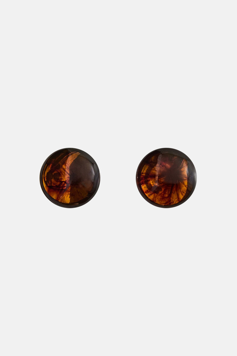 Boucles d'oreilles rondes marron de MANGO, effet résine mouchetée.