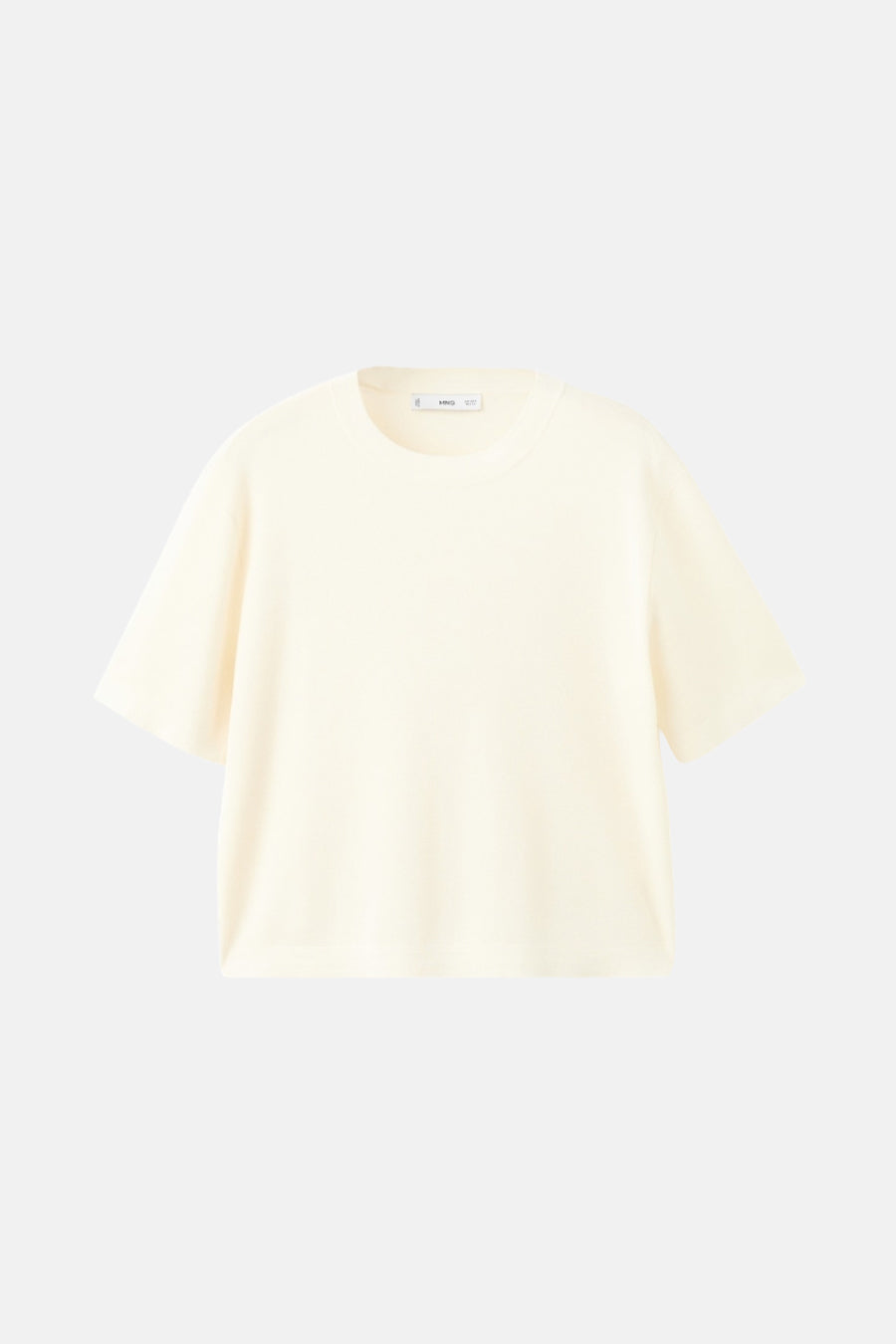 Pull écru à col rond de MANGO, en maille fine unie et manches courtes.