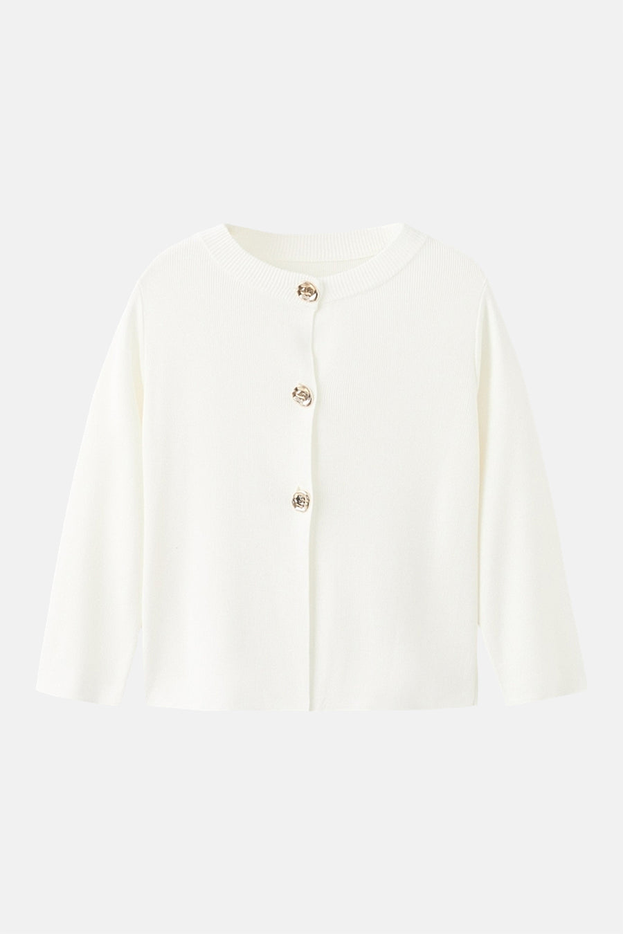 Wit vest van MANGO met decoratieve gouden knopen en lange mouwen, op een effen achtergrond.