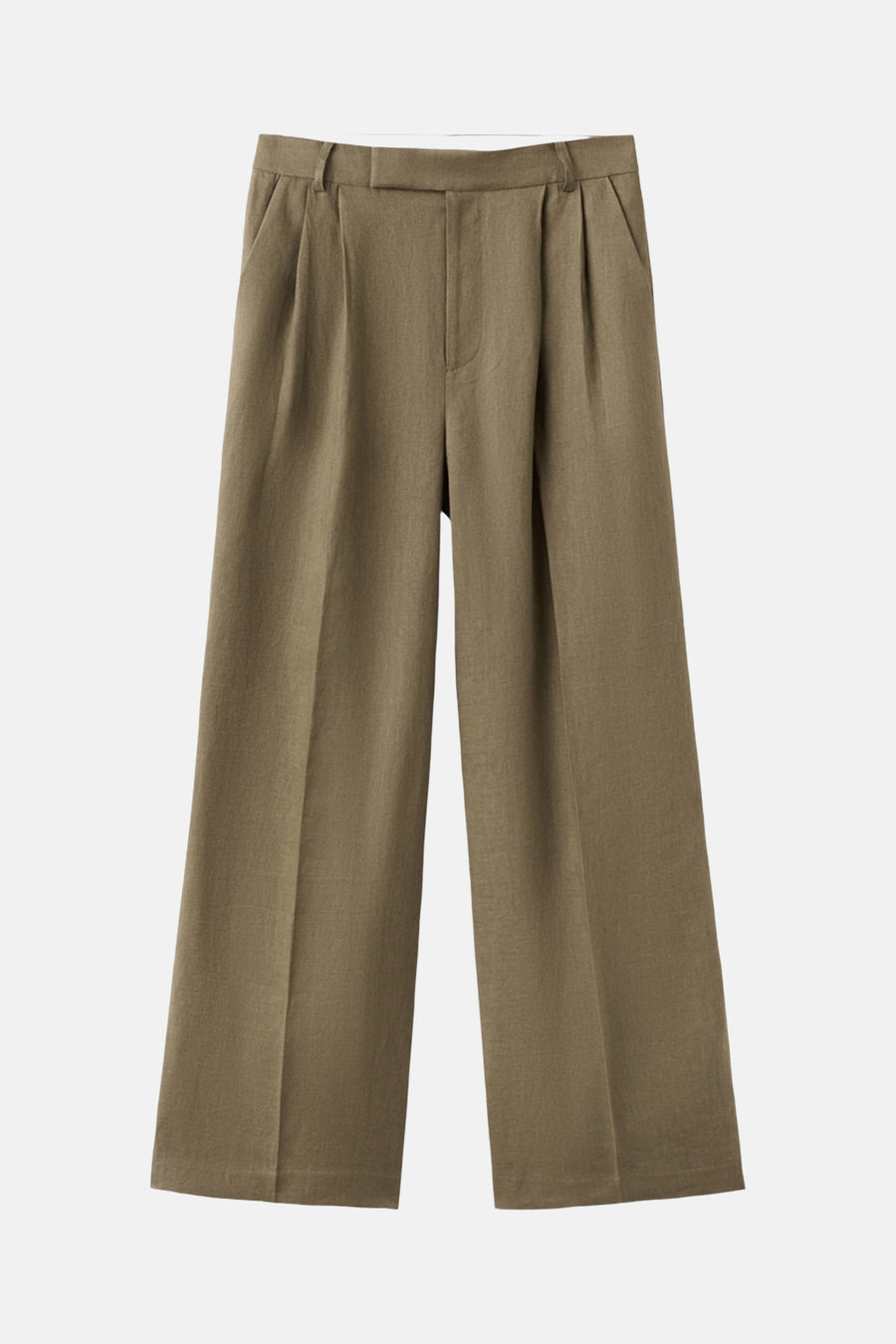 Losse kaki broek van MANGO, met plooien aan de taille en zijzakken, op een neutrale achtergrond.
