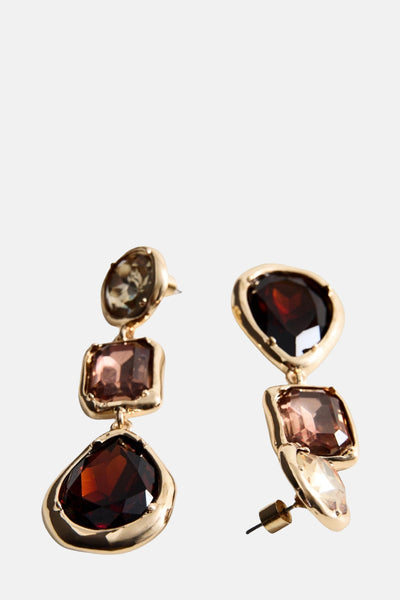 Multikleurige oorbellen van MANGO met decoratieve steentjes en gouden montuur.