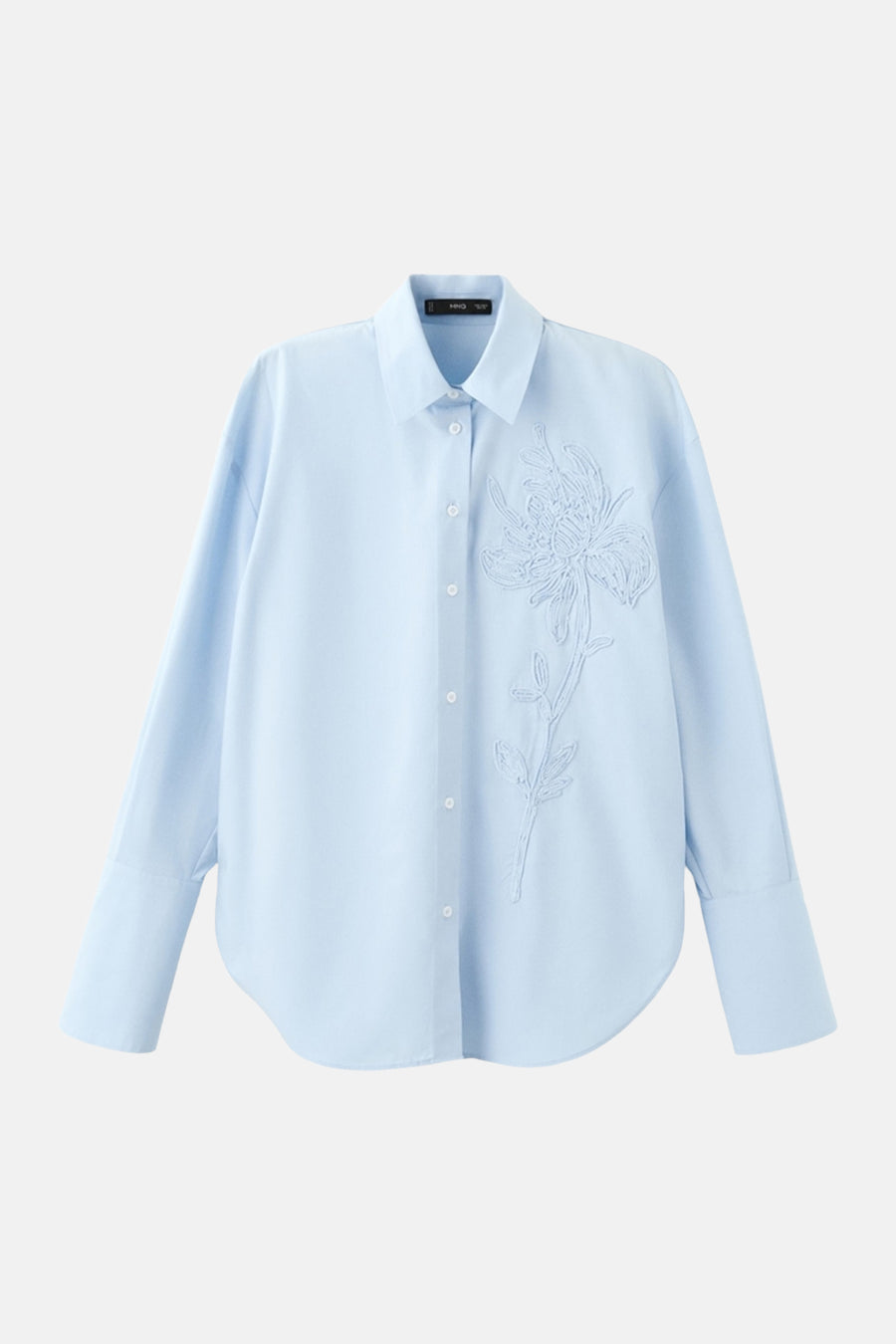 Blauwe blouse met lange mouwen van MANGO, met toon-op-toon bloemenborduursel en een losse pasvorm.