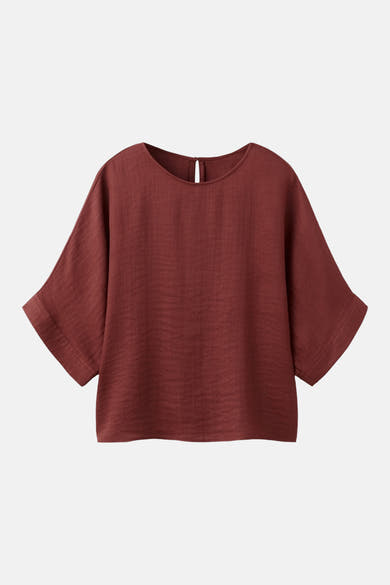 Bruin blouse met korte mouwen van MANGO, van getextureerde stof met een ronde hals en wijde mouwen.