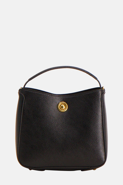 Sac à bandoulière noir de MANGO, avec un bouton doré central et une texture grainée.
