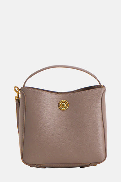 Beige schoudertas van MANGO, met handvat aan de bovenkant en afneembare schouderriem, gouden knoopsluiting.