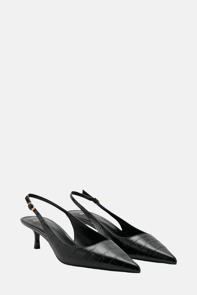 Escarpins noirs en cuir by MANGO, motif crocodile texturé, bride arrière à boucle dorée, talon fin.
