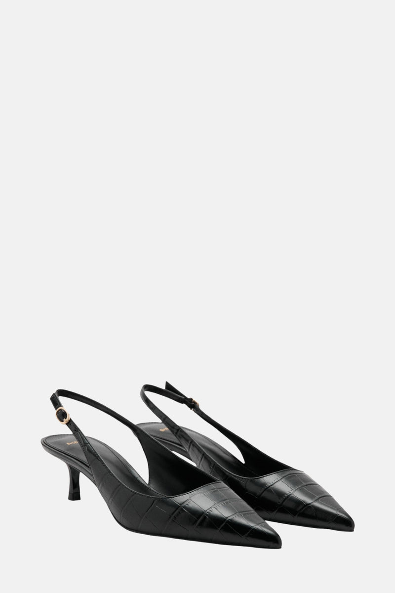 Escarpins noirs en cuir by MANGO, motif crocodile texturé, bride arrière à boucle dorée, talon fin.

