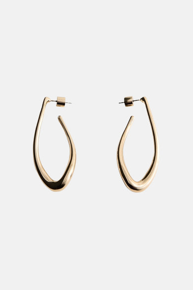 Boucles d'oreilles dorées de MANGO, en forme de goutte d'eau avec fermoirs à tige.