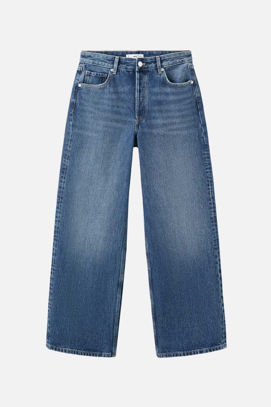 Jean droit en denim bleu moyen de MANGO, avec une coupe ample et une texture délavée.