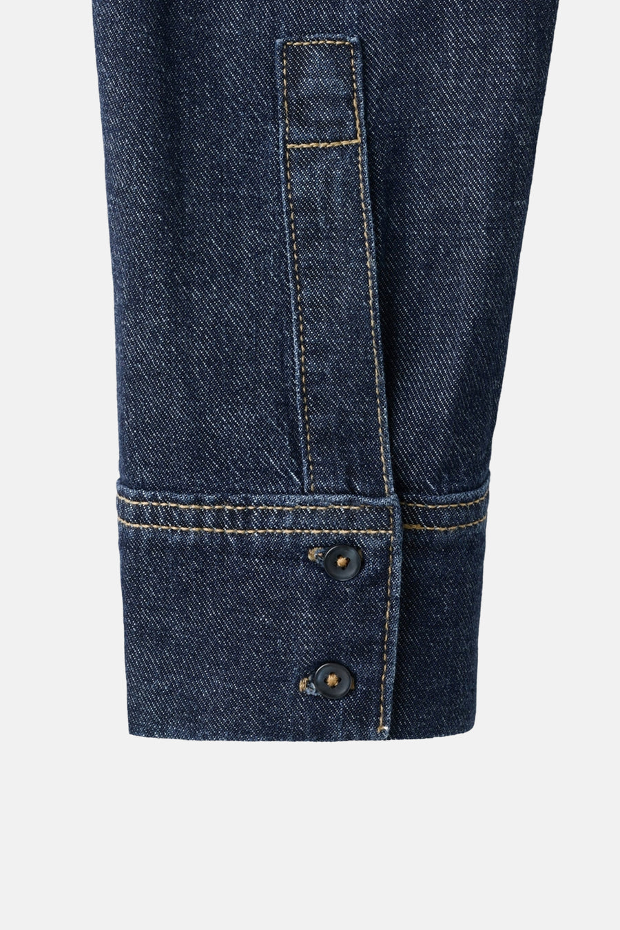 Denim blouse met lange mouwen van MANGO, met knoopsluiting en manchetten met knopen.