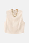 Ecru blouse van MANGO, met zwarte verticale strepen, versierd met een getextureerde zilveren decoratieve ketting.