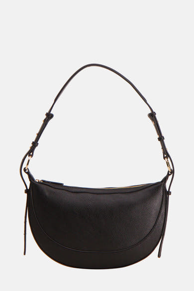 Sac à bandoulière noir de MANGO, avec une bandoulière réglable et une fermeture éclair dorée.
