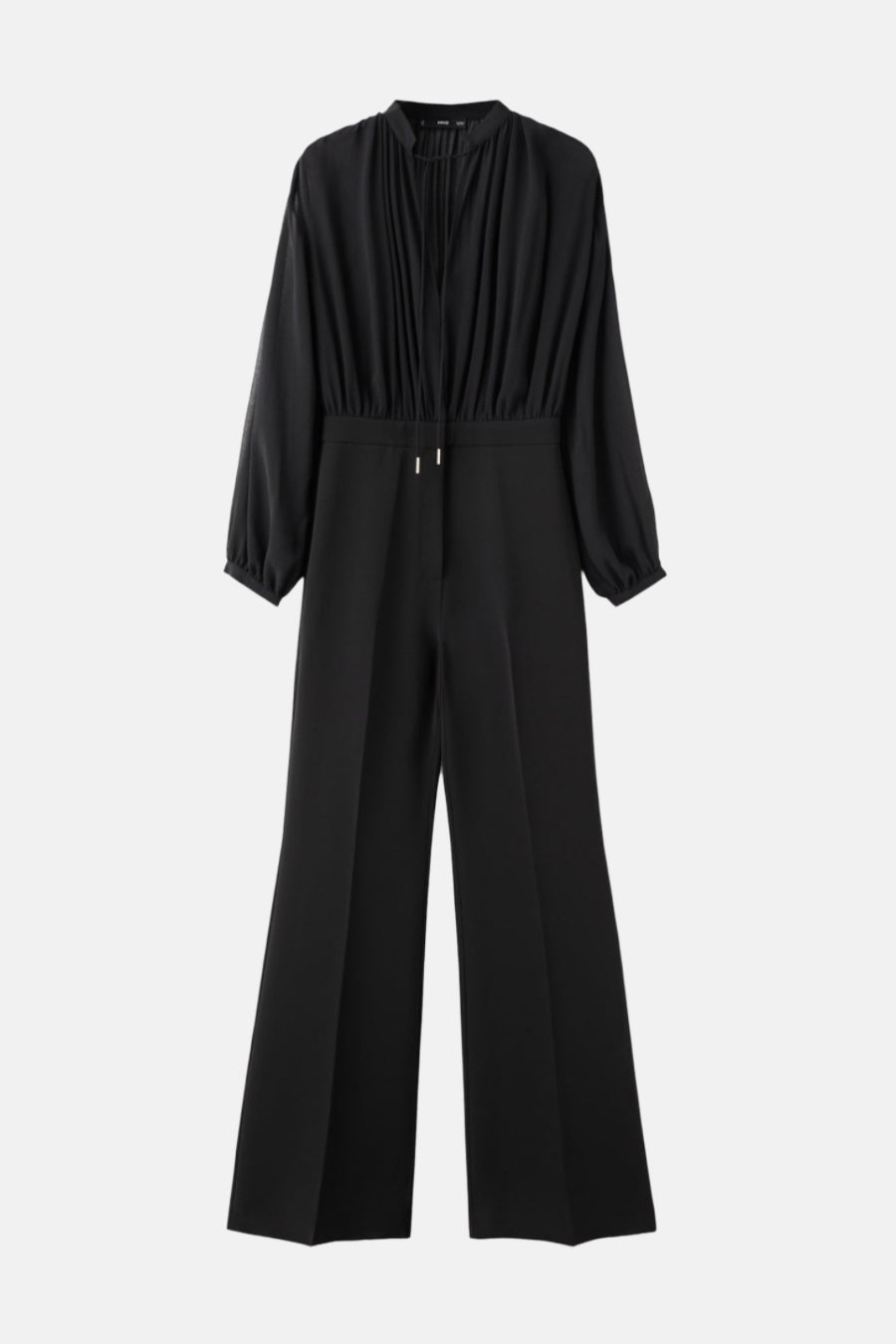 Zwarte jumpsuit van MANGO, met een geplooide top, lange mouwen en wijde pijpen.