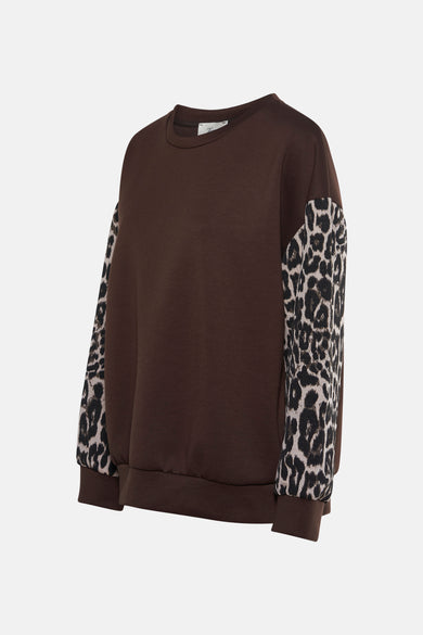 Bruine zweetshirt met ronde nek van Terra di Siena met leopardprint manchetten.