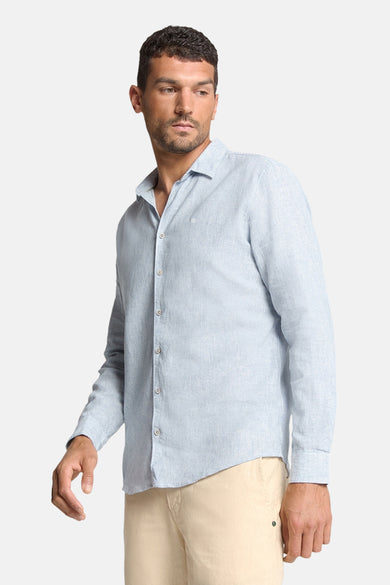 Blaauw-shirt met lange mouwen door NO EXCESS, met een subtiel texturen en gedragen met een beige broek.