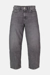 Jean délavé gris de GARCIA, coupe ample et jambes larges avec détails subtils sur les genoux.