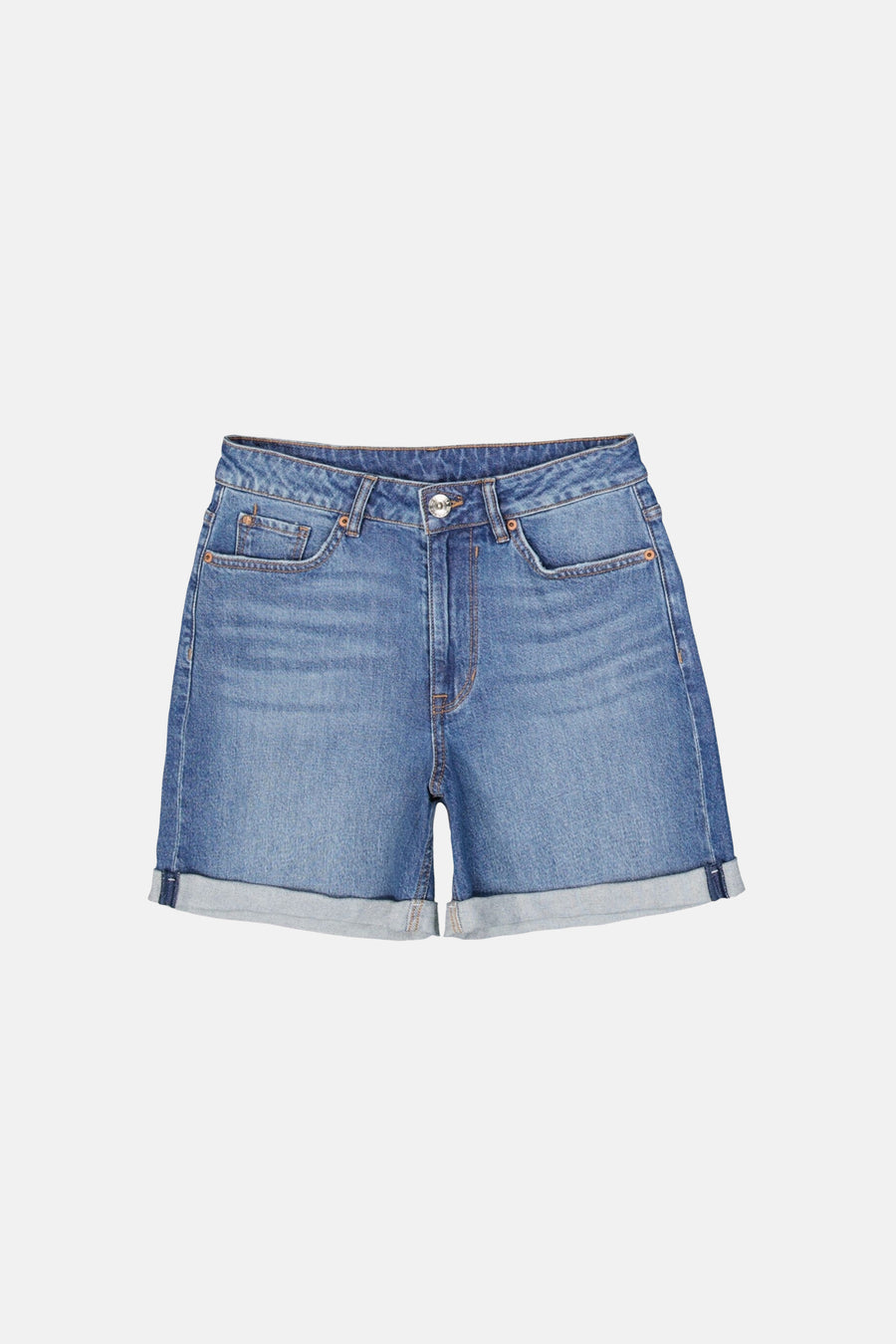 Short en jean bleu moyen de GARCIA, avec ourlets roulés.