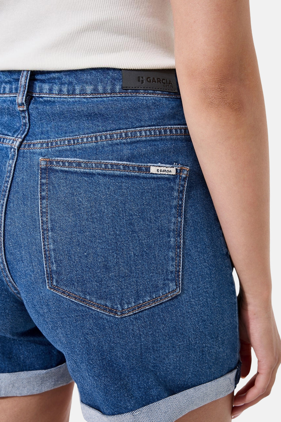 Short - mid blue denim