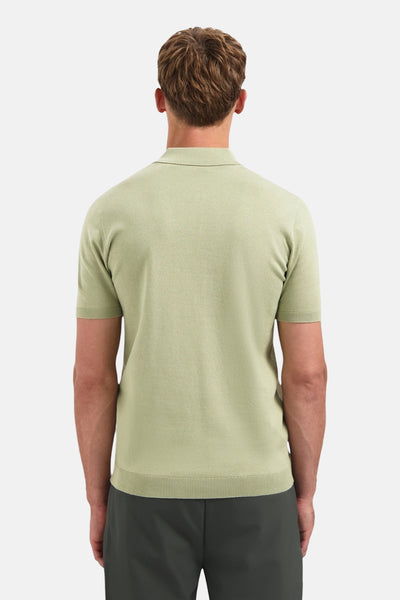 Groen pull van NO EXCESS, effen, met polokraag, van achteren gezien, gedragen met een grijze broek.