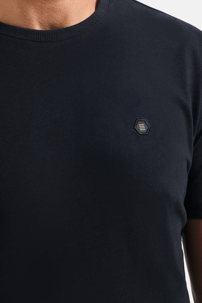 Zwart T-shirt met korte mouwen van NO EXCESS, met een klein geborduurd logo op de borst.