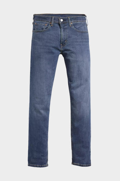 Jean fuselé bleu moyen de Levi's®, en denim classique.
