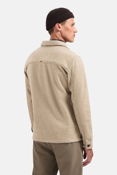 Chemise beige de NO EXCESS avec patte de boutonnage, manches longues et coupe droite.