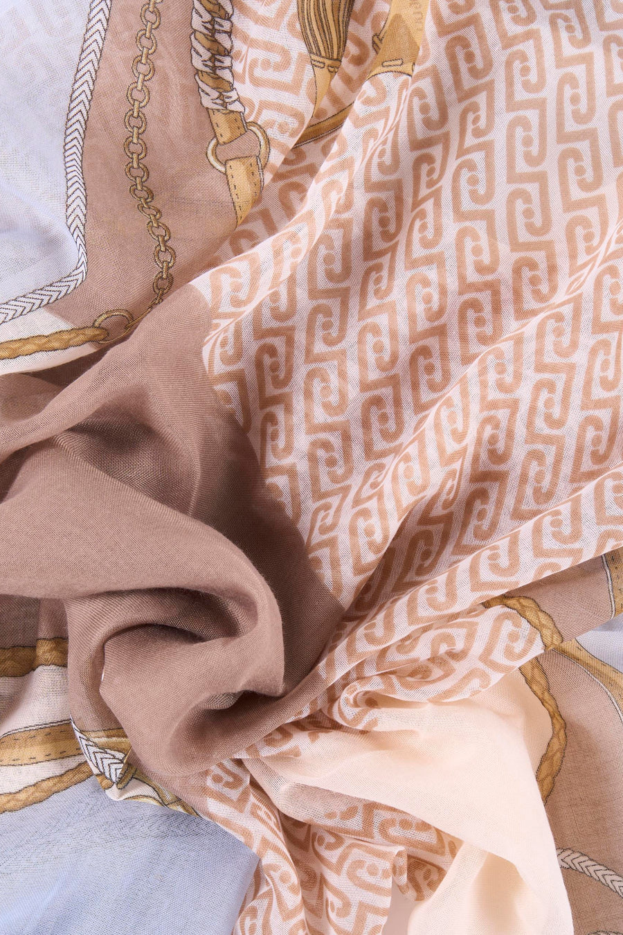 Foulard multicolore de LIU JO avec motif chaîne, ornementations graphiques et détails plissés.
