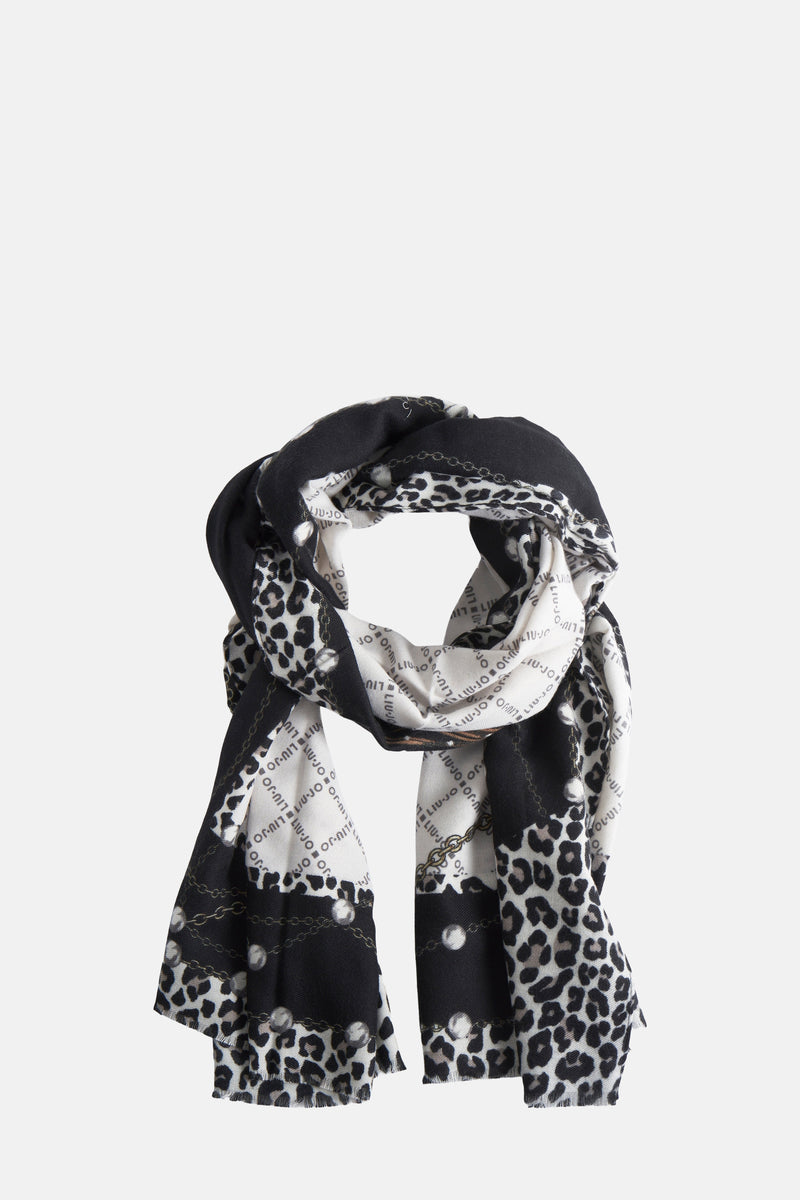 Zwarte sjaal van LIU JO met luipaardprint en kettingdetails.