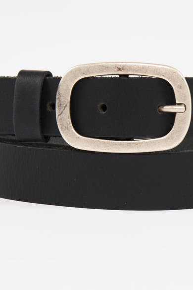Ceinture noire en cuir de Legend, avec une boucle ovale argentée et un passant simple.
